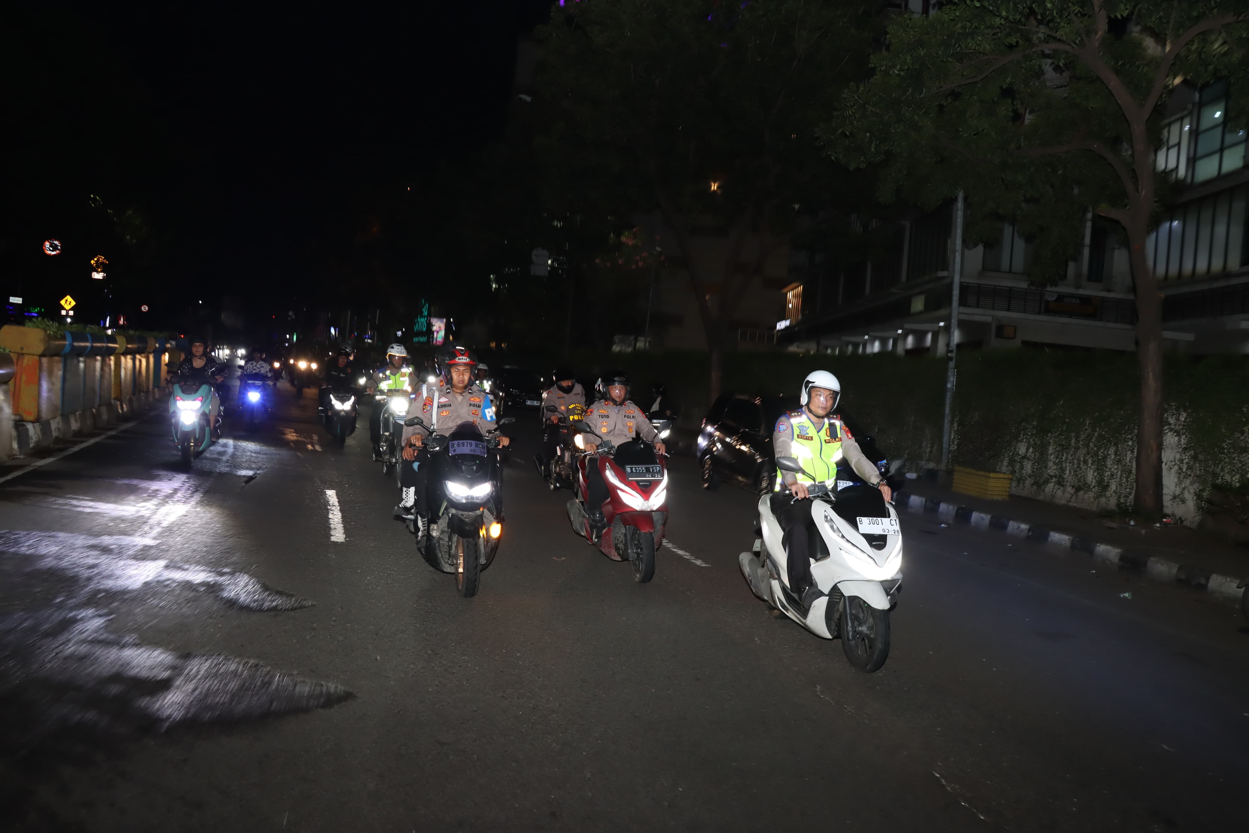 Kapolres Pimpin Patroli Bermotor Antisipasi Premanisme di Tangerang