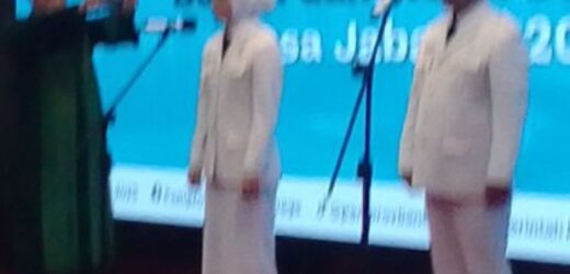 Gubernur Banten Andra Soni Melantik Hj.Ratu Rachmatu Zakiah Dan Najib Hamas Sebagai Bupati Dan Wakil Bupati Serang
