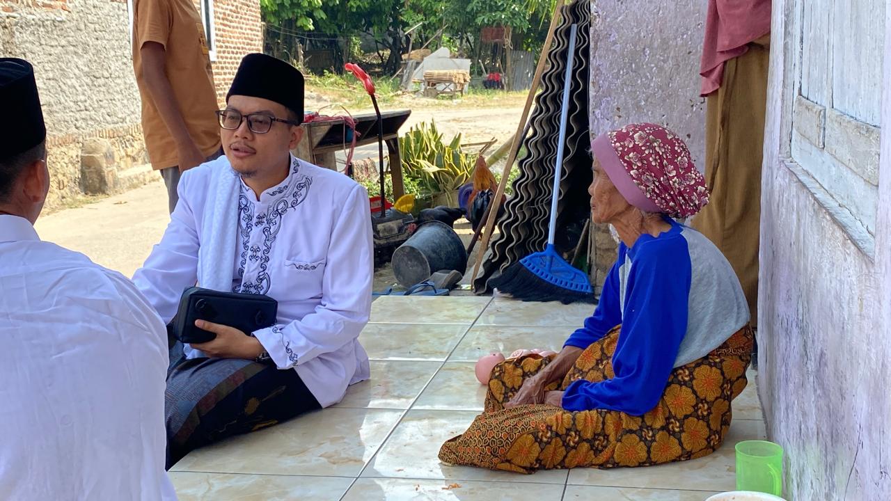 Kepala Desa Sindanghela Suheli Kunjungi Jalupang Wetan: Salat Jumat, Santunan, dan Silaturahmi Warga