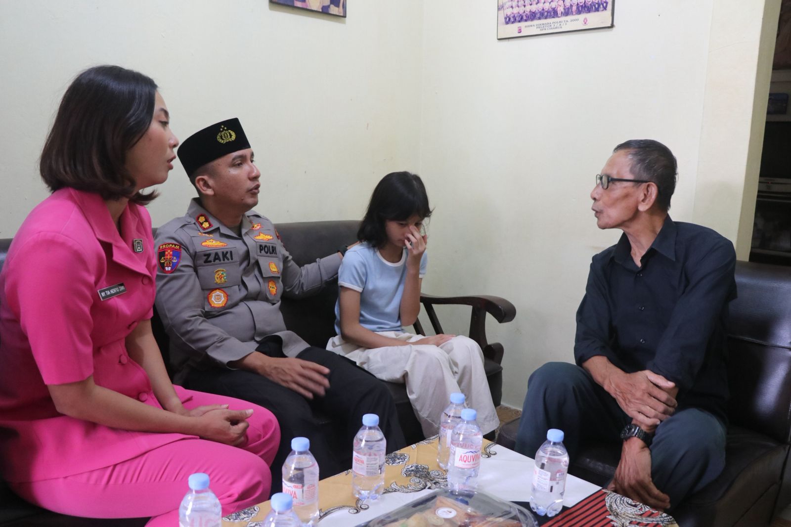 Jelang HUT Bhayangkara ke-79, Kapolres Lebak Gelar Anjangsana Kunjungi Personel Sakit, Purnawirawan, dan Warakawuri