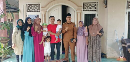 Kepala Desa Sindangheula Tinjau Langsung Kegiatan Posyandu di Kampung Pasagi Kembang