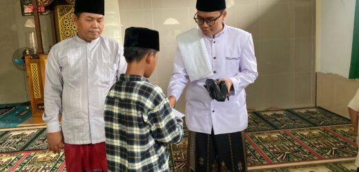 Perkuat Silaturahmi, Kades Sindangheula Laksanakan Jumling dan Beri Santunan di Kampung Ciwatu