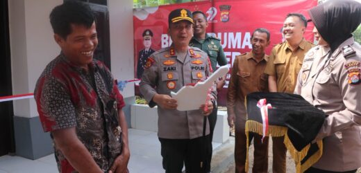 Kapolres Lebak Resmikan Bedah Rumah Warga Dalam Rangka HUT Bhayangkara Ke-79 Tahun 2025.