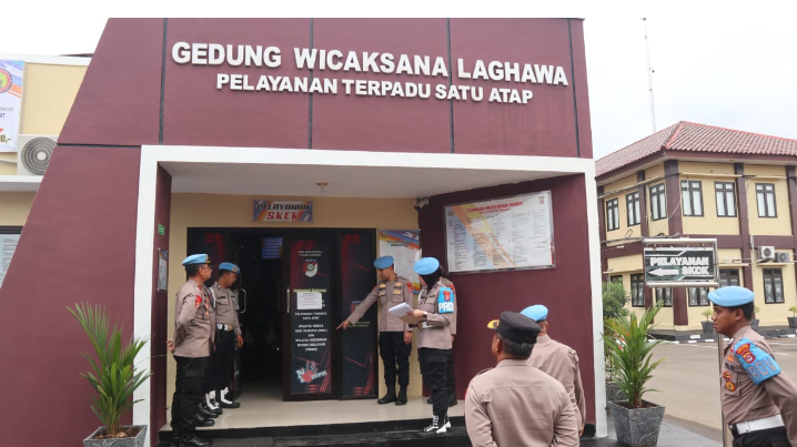 Personil Polda Banten Lakukan Lomba Kebersihan di Mapolres Serang Dalam Rangka Peringati HUT Bhayangkara Ke 79