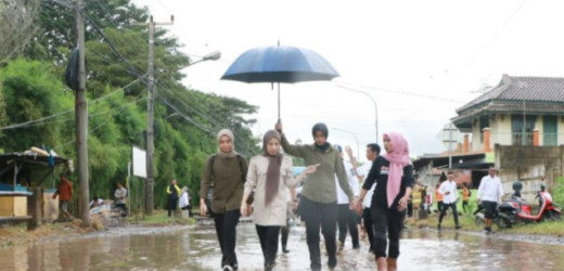 Terjang Banjir , Bupati Serang Ratu Zakiyah Tinjau Warga Terdampak di Pulo Ampel