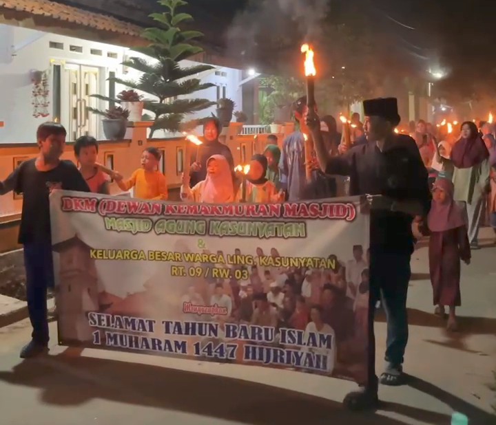 Warga Kampung Kasunyatan Semarakan Gelar Pawai Obor 1.Muharam.1447H