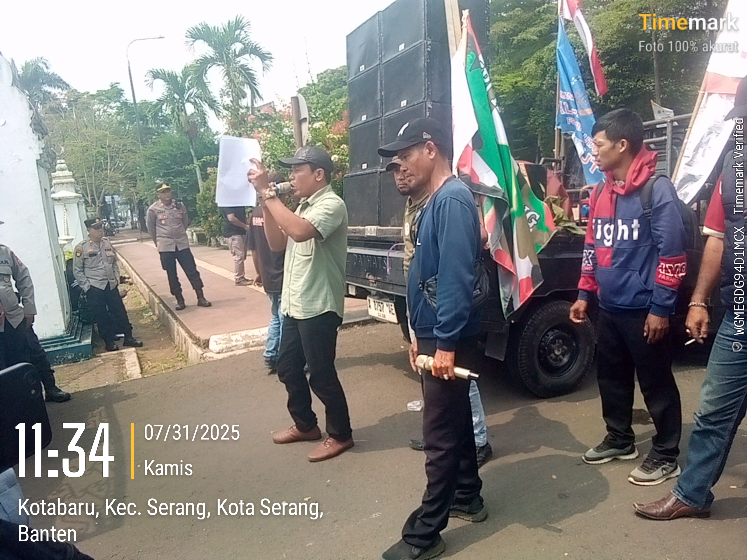 Aliansi Serang Utara (AL-SERUT) Geruduk Kantor Dindik Kabupaten Serang dan Pendopo Bupati Serang.