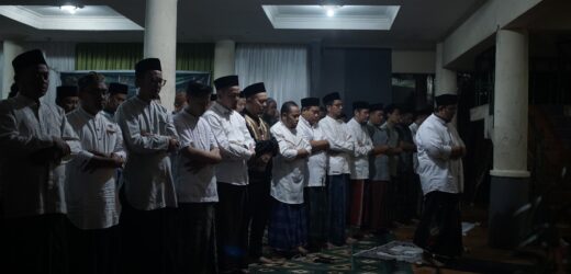 Ngariung nasional,2025.reuni alumni Gontor 2003 di pantai Cinangka inspiratif pengasuh Majid kapal munzalan