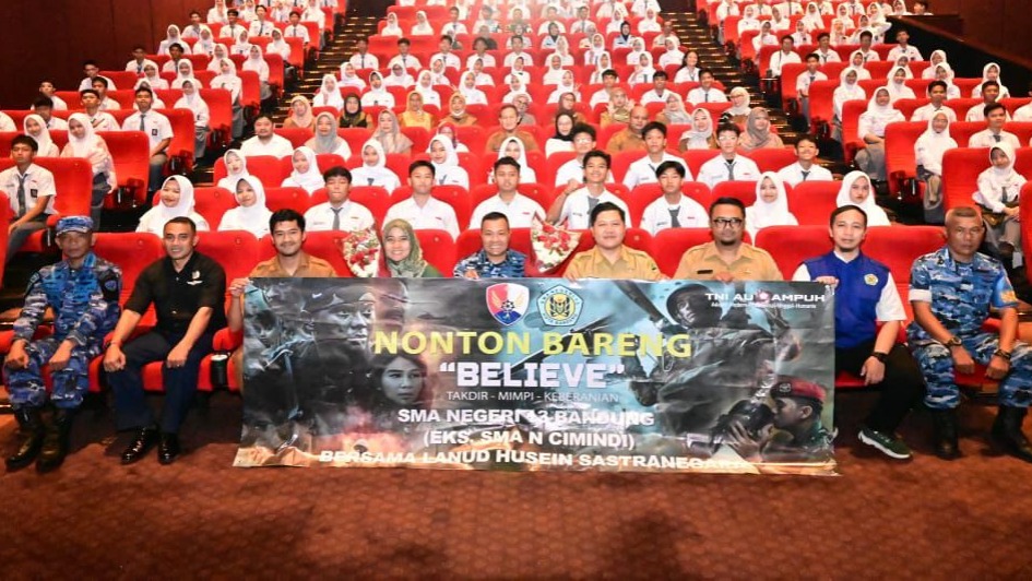 Menumbuhkan semangat cinta tanah air dan patriotisme, Lanud Husein Sastranegara Ajak Siswa Nobar film Believe