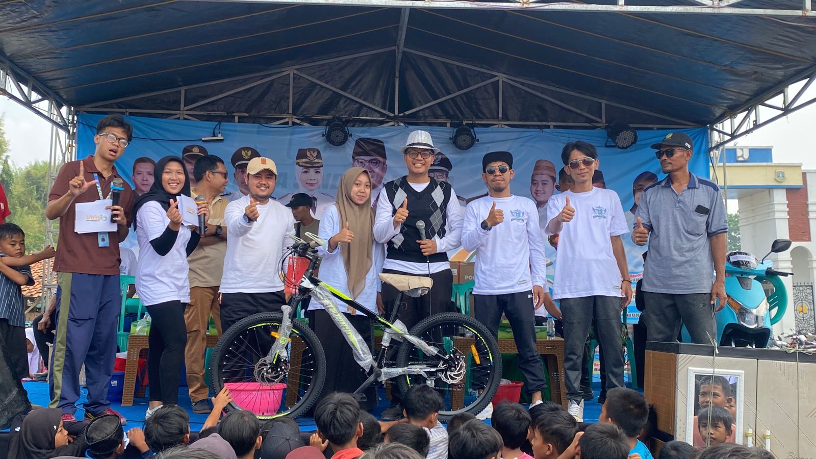 Ribuan Warga Antusias Ikuti Jalan Sehat HUT ke-46 Desa Sindangheula