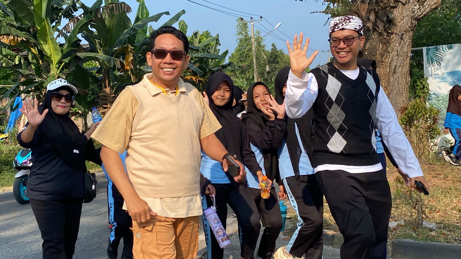 Ribuan Warga Antusias Ikuti Jalan Sehat HUT ke-46 Desa Sindangheula