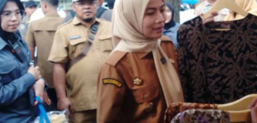 Bupati Serang Hj.Ratu Zakiyah meresmikan Koperasi Merah Putih Desa Ranjeng Kec Ciruas Kab.Serang