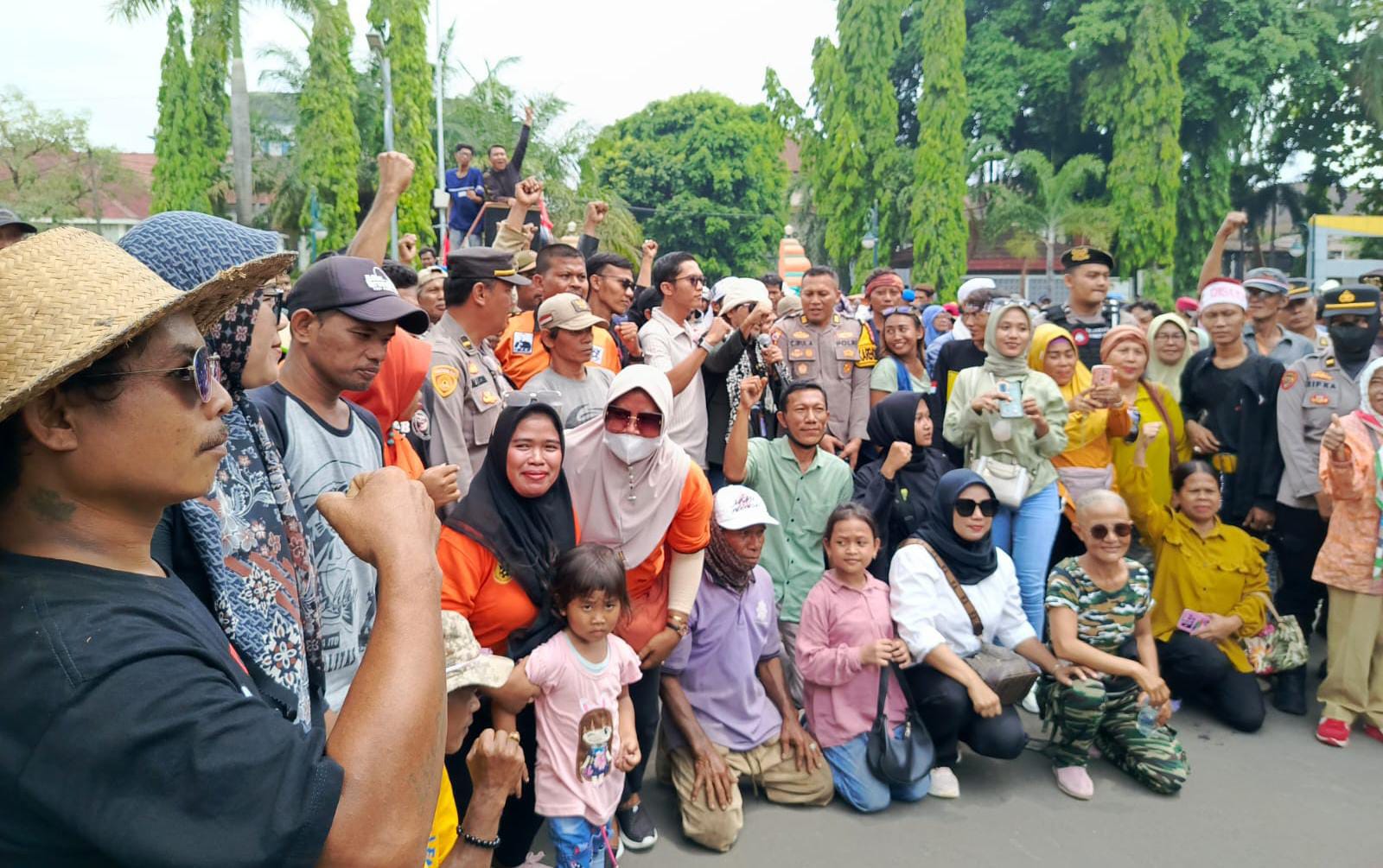Warga Lingkungan Priuk Kecewa, Jika  Pihak Ketiga Lakukan Penggusuran Sepihak.