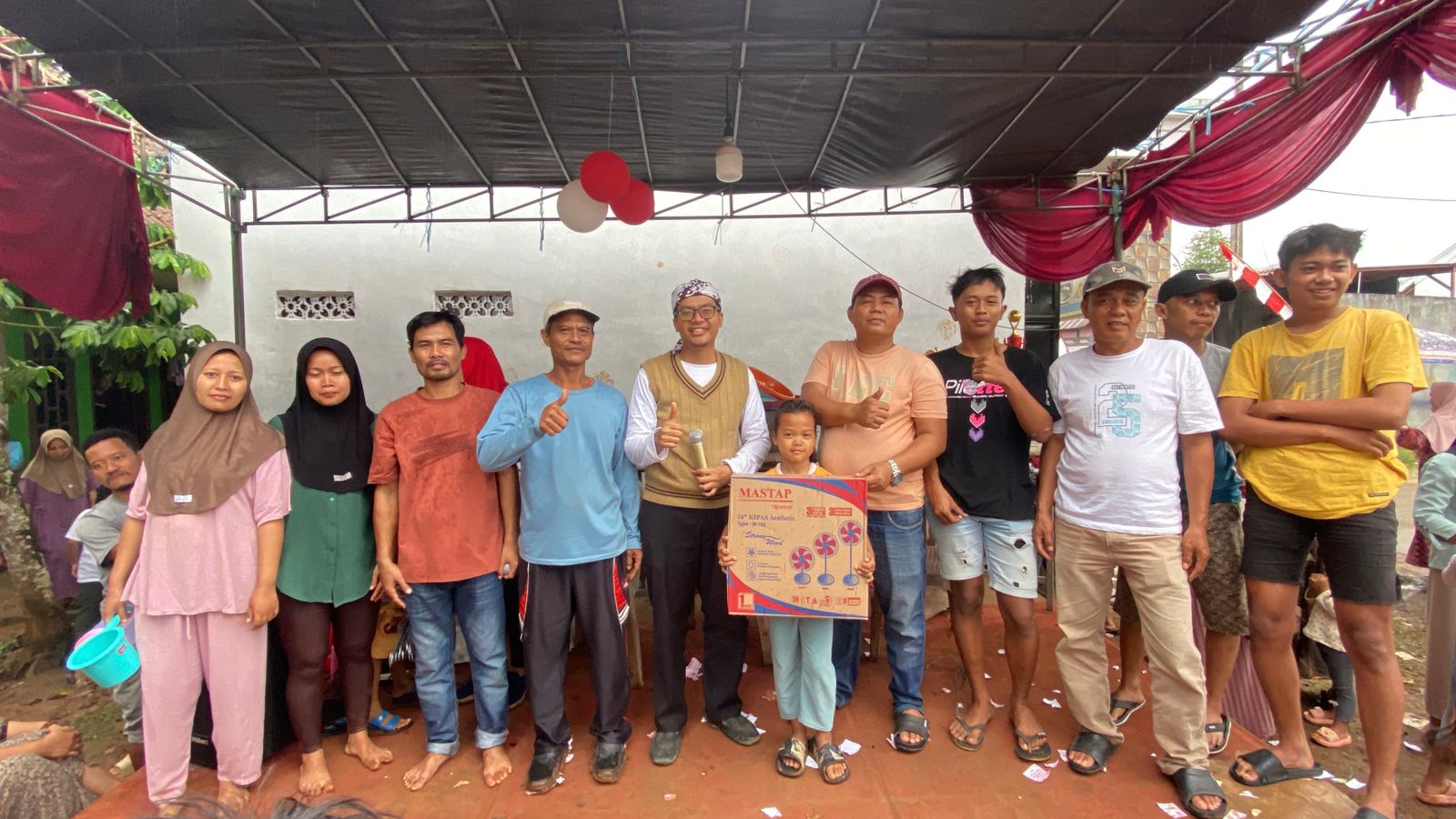 Meriah! Kades Sindangheula Tebar Doorprize di Perayaan HUT RI ke-80 Kampung Pesagi Kembang