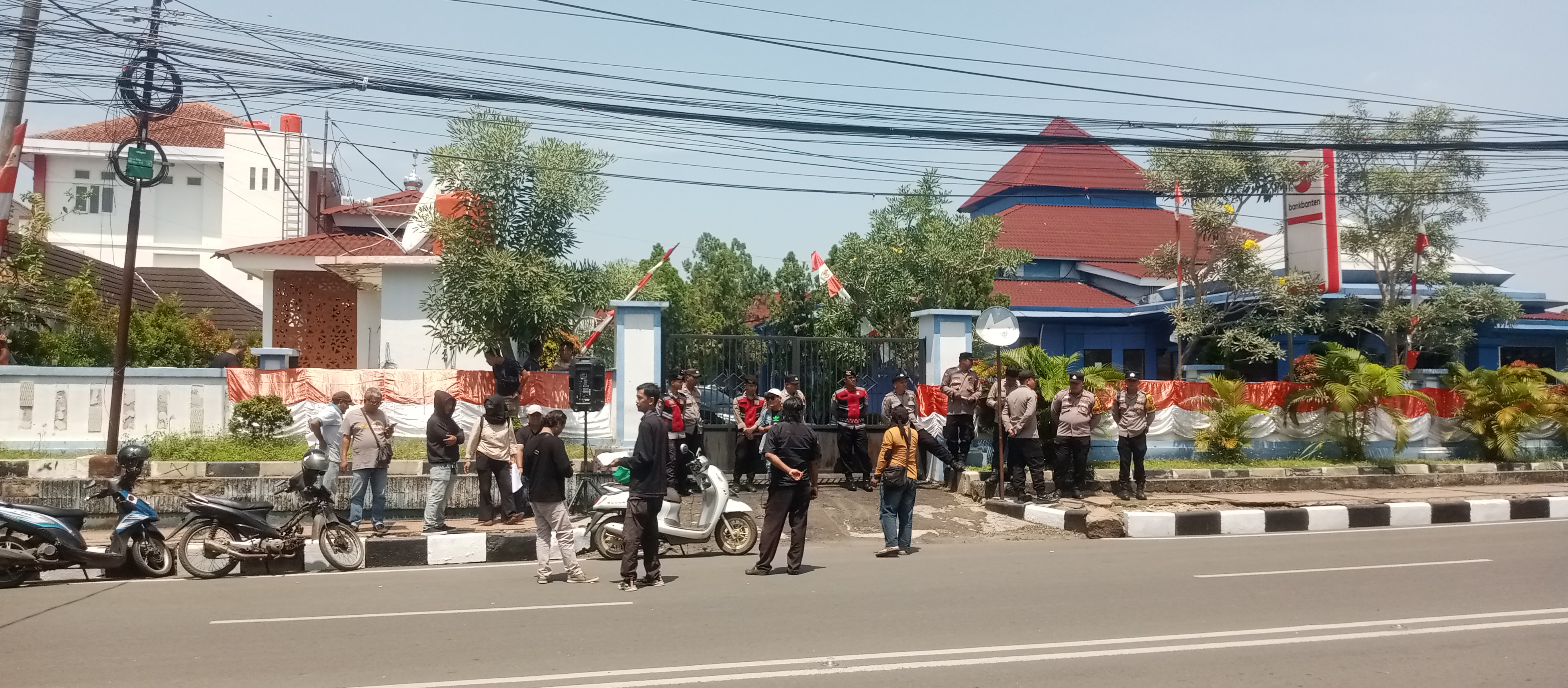 Koalisi Badak Bersatu Desak APH Usut Tuntas Dugaan Pemalsuan Perda di DPMPTSP kota Serang