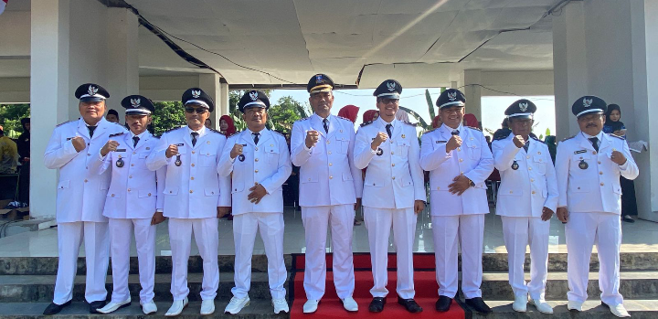Kades Sindangheula Suheli Jadi Pembaca Naskah Proklamasi di Upacara HUT RI ke-80 Kecamatan Pabuaran