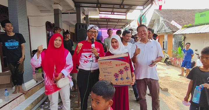 Kepala Desa Sindangheula Tebar Puluhan Doorprize di Lomba 17-an Warga Kp. Pesagi Kembang RT 11