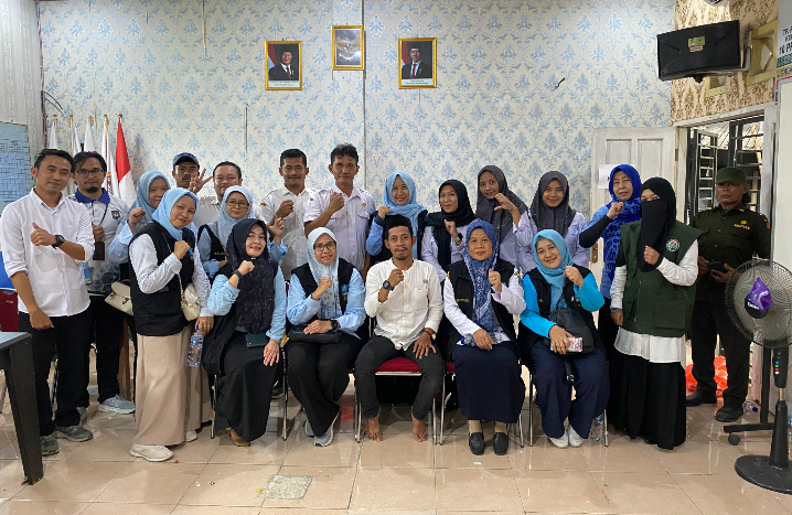 Antusias Masyarakat Ikut Gebyar Layanan Dukcapil di Desa Sindangheula