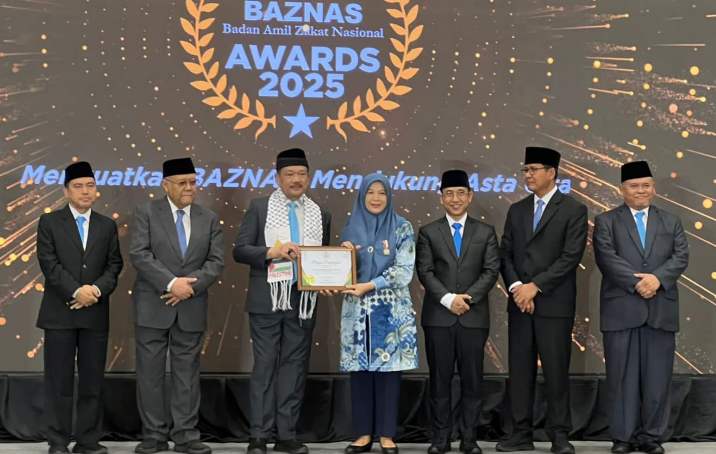 Bupati Serang Ratu Zakiyah Raih Penghargaan BAZNAS Awards 2025