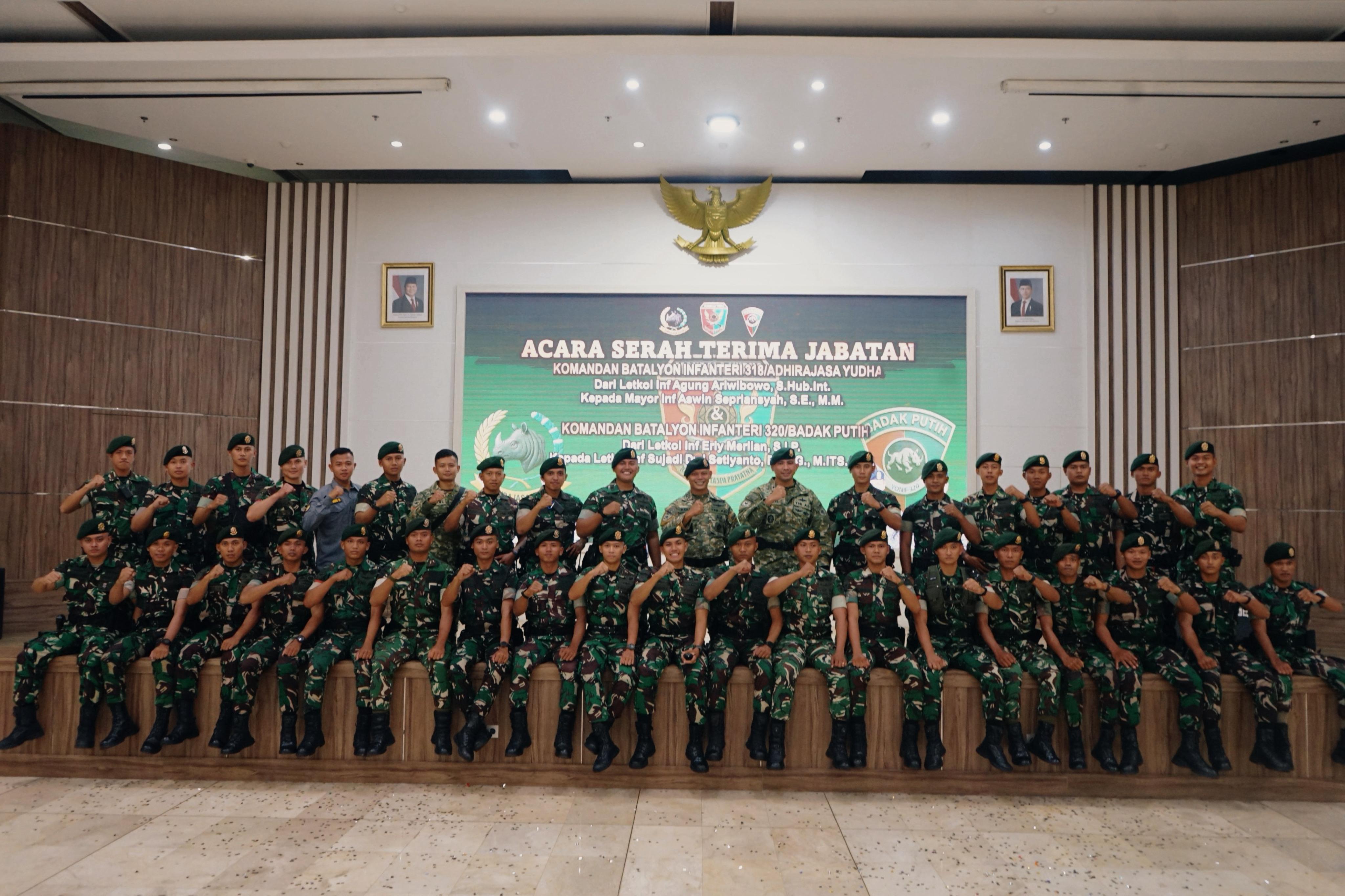 TONGKAT KOMANDO DANYONIF 318 KOSTRAD RESMI DI SERAH TERIMAKAN.