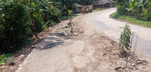 Aktivis pertanyakan soal jalan rusak, Dinas PUPR Lebak “TUTUP MATA”