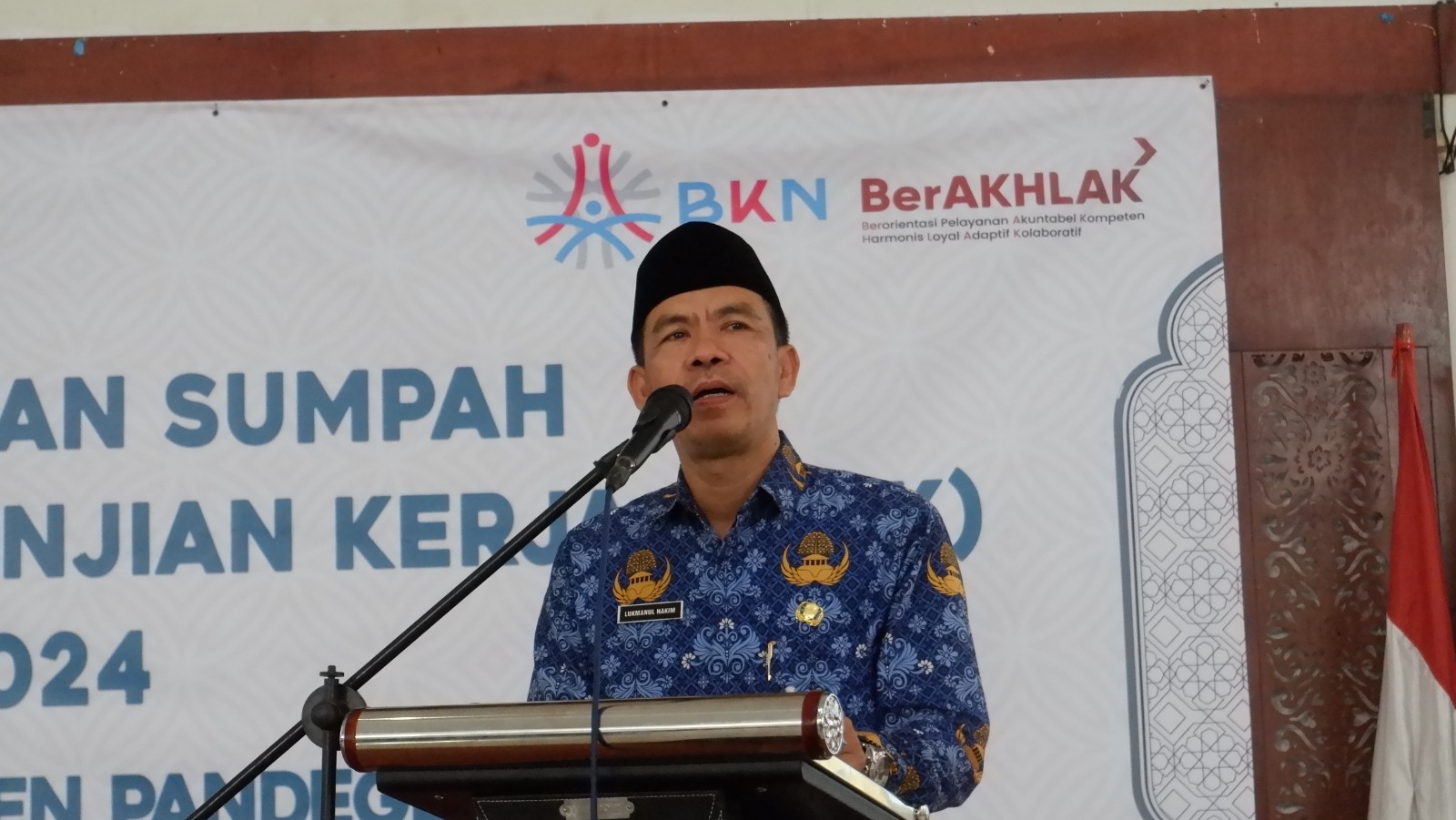 Kemenag Pandeglang Tegaskan Dukung Perjuangan Guru Honorer Madrasah  Kepala Kantor Kementerian Agama