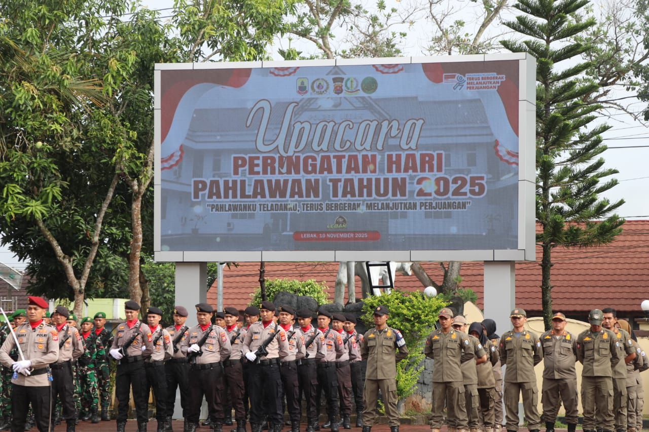 Peringati Hari Pahlawan Tahun 2025, Polres Lebak dan Forkompimda Lebak melaksanakan Upacara di  Mapolres Lebak