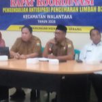 pemerintah kecamatan Walantaka gelar. rapat kordinasi antisipasi pencemaran limbah B3