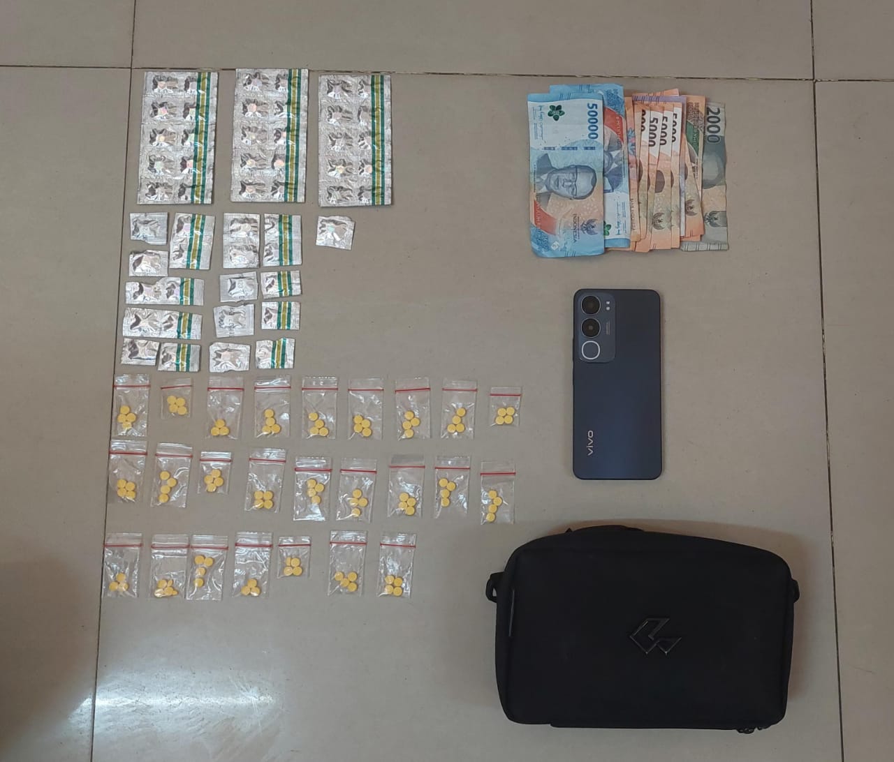 Edarkan Obat Tanpa Izin Edar, Warga Kalanganyar Diamankan Sat Resnarkoba Polres Lebak