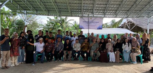 Pelatihan Pengelolaan Bank Sampah Digital dan Sosialisasi Halal Center Digelar Mahasiswa Magister Ilmu Komunikasi Untirta di Desa Sindangheula