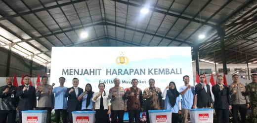 Wakapolri Bagikan Sembako ke Ribuan Buruh, Wujud Kepedulian Polri di Sektor Industri Dalam Negeri