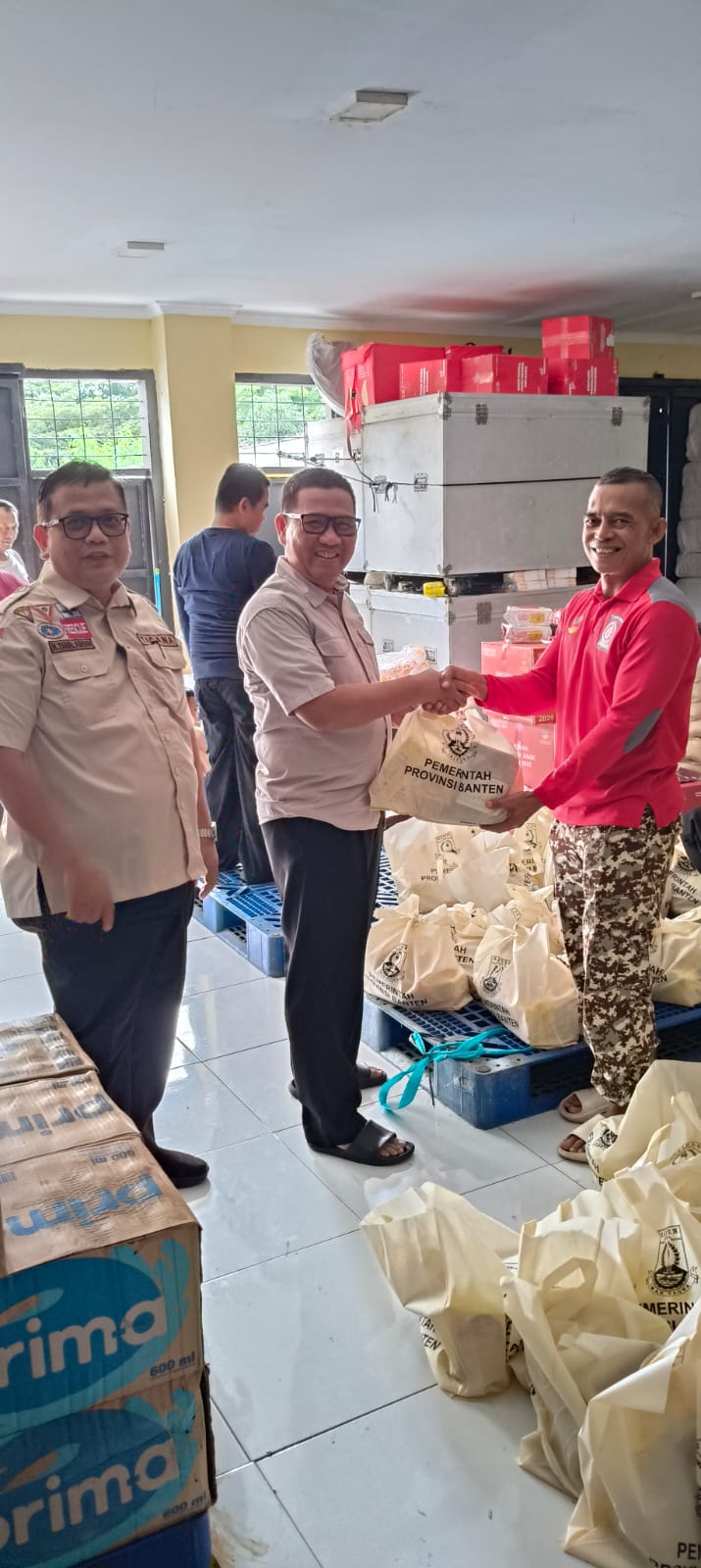 Dinas Sosial Provinsi Banten dan FK Tagana Gerak Cepat Distribusikan Bantuan Banjir di Kabupaten Serang