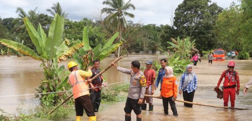 Kapolres Lebak Tinjau Langsung Lokasi Banjir di Kecamatan Banjarsari