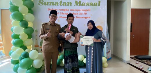 Kades Sindangheula Dampingi Warga Ikuti Khitanan Massal BPK Banten