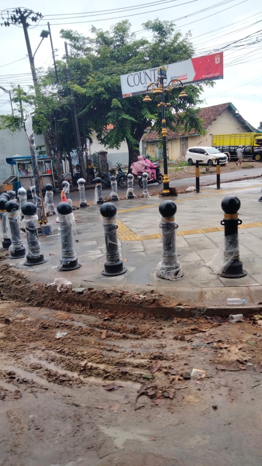 Belum Rampung tapi Diresmikan, Pedestrian Royal Baroe Tuai Sorotan*