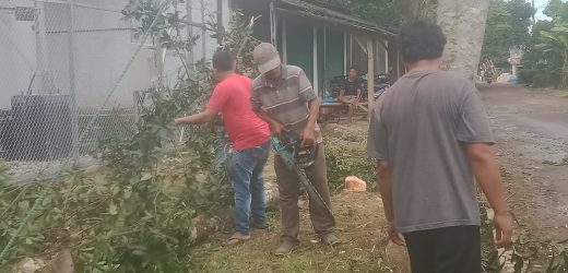 Lingkungan Ciwiru Masjid Mengadakan Kegiatan Gotong Royong bentuk kebersamaan warga