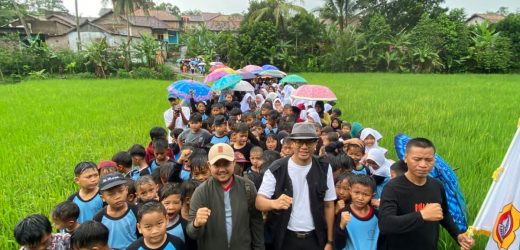 Jalan Sehat Desa Sindangheula Semarak Hari Desa Nasional 2026 Meski Diguyur Hujan