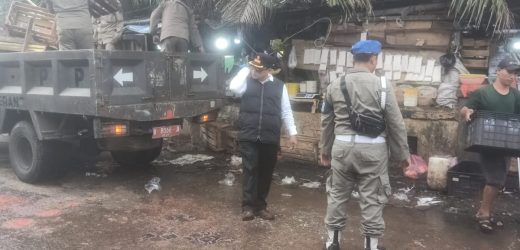 pedagang induk Rawu gunakan bahu jalan masih saja ada satpol kota serang  langsung garcep bergerak