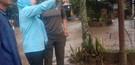 TINJAU LANGSUNG LOKASI LONGSOR DI DESA CIRANGKONG, MUSPIKA KECAMATAN PETIR PASTIKAN PENANGANAN DARURAT