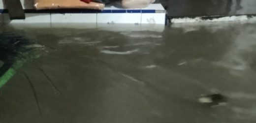 BANJIR PARAH RENDAM WARGA RW. 08 LINGKUNGAN KANTIN