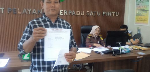 ORMAS KKPMP MADA KOTA SERANG ADUKAN SEKRETARIAT DPRD PROVINSI BANTEN KE KEJATI