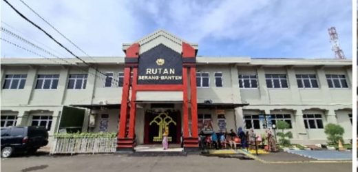 Saat di Konfirmasi adanya Dugaan keterbukaan publik Kepala  Rutan kelas IIB Serang Menghindar Diduga Alergi terhadap Jurnalis