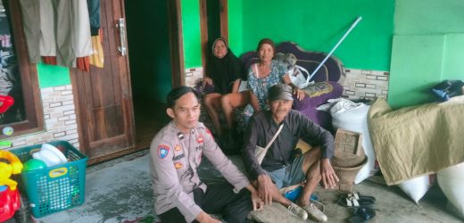 Bhabinkamtibmas Polsek Bojongmanik Polres Lebak Sambangi Warga di Desa Binaan