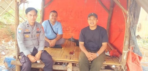 Bhabinkamtibmas Polsek Bojongmanik Polres Lebak Sambangi Warga di Desa Binaan