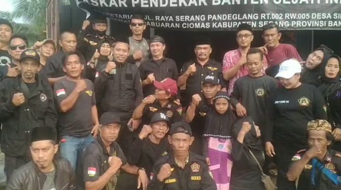 Gelar Aksi Sosial: Ormas Lapbas Indonesia Bagikan 500 Bok Takjil Ramadhan Kepada Para Pengendara