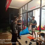 Antisipasi Gangguan Kamtibmas Anggota Polsek Maja Polres Lebak Laksanakan Patroli Dialogis Malam Hari Bersama Warga