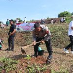 Kapolres Lebak Bersama Warga Laksanakan Penanaman Seribu Pohon di Curugbitung