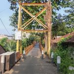JEMBATAN GANTUNG penghubung antara kelurahan serang dan kelurahan cipare  lingkup kampung sayabulu dan Sempu seroja udah banyak yg rapuh