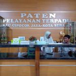 PELAYANAN TERPADU DAN HUMANIS TERAPAN PIMPINAN KECAMATAN CIPOCOK JAYA KOTA SERANG