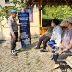 Kanit Provos Polsek Cibadak  Polres Lebak Sosialisasikan QR Barcode Propam Polri Kepada Masyarakat